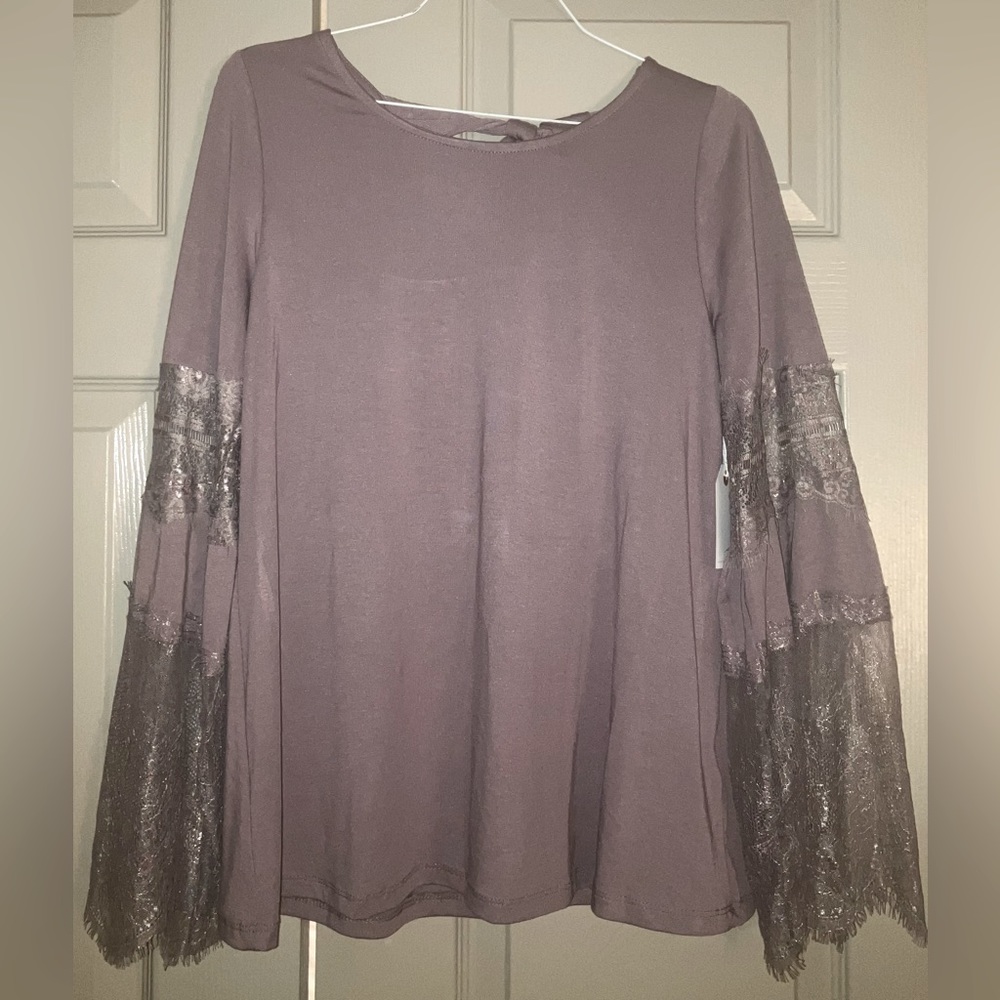 Women’s small lavender long sleeved top